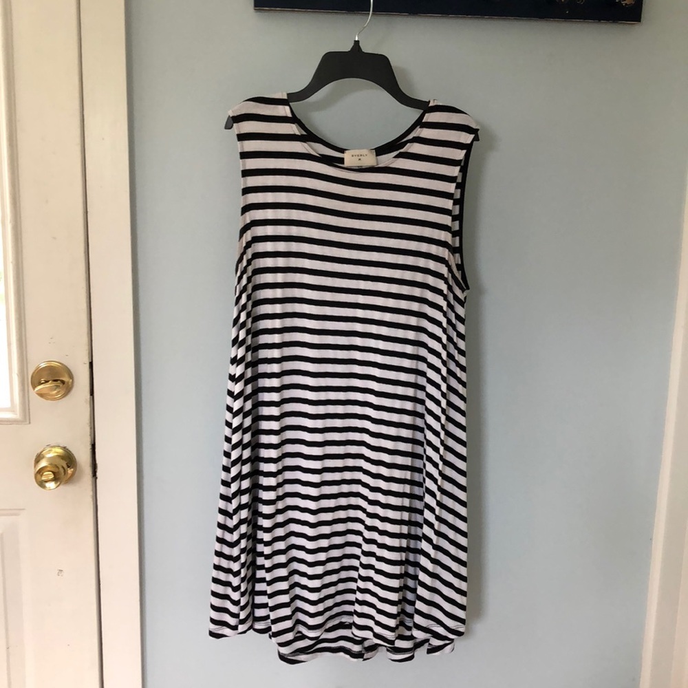 Black and white one-size sundress